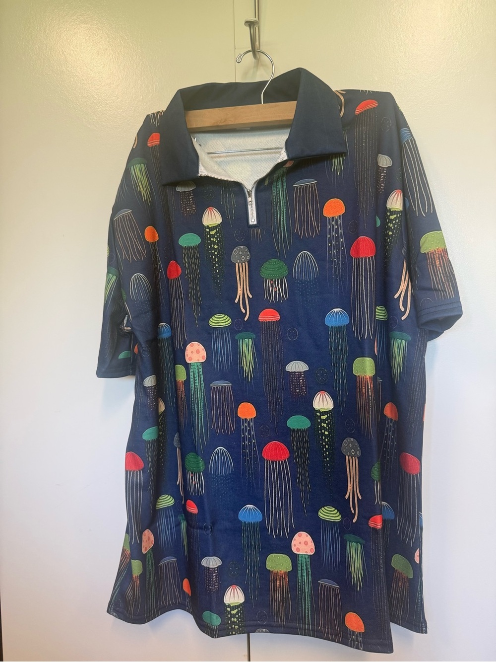 New jellyfish patterned polo shirt. Couples costume.  Aquarium day.  XL